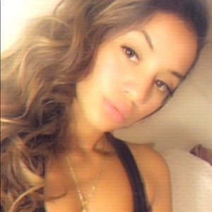 Meet your Posher, Eelia